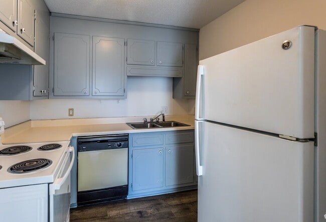 608 Jack Warner NE Pkwy Unit 2 Bedroom