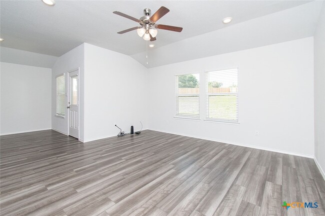 Photo - 1717 Cedrus Dr