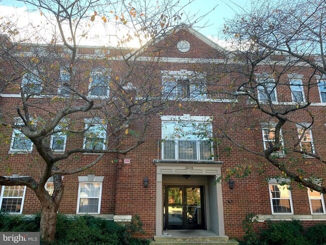 Building Photo - 3609 38th St NW Unit 303