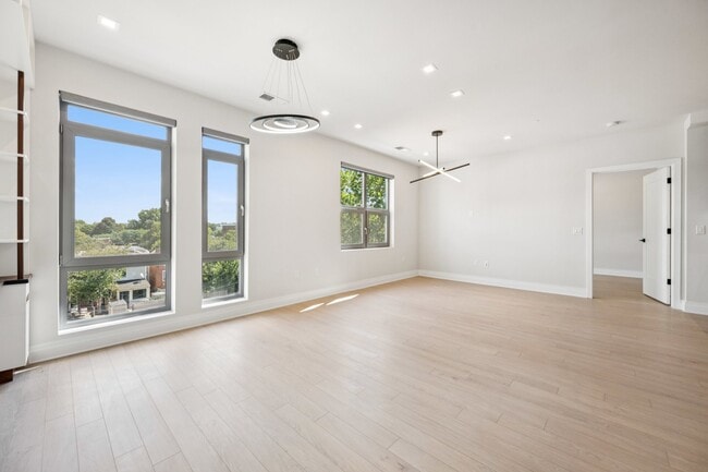 Photo - 900 11th St SE Unit 309