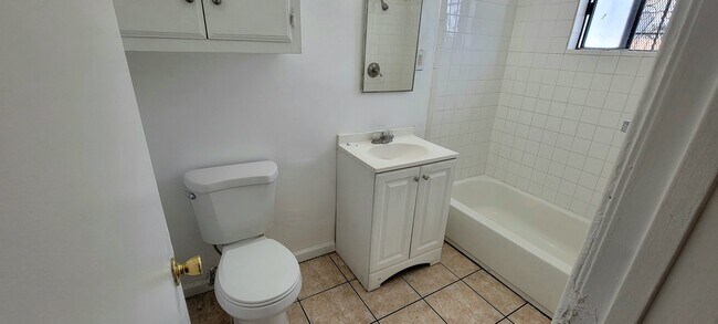 Photo - 1717 Alhambra Ave Unidad B