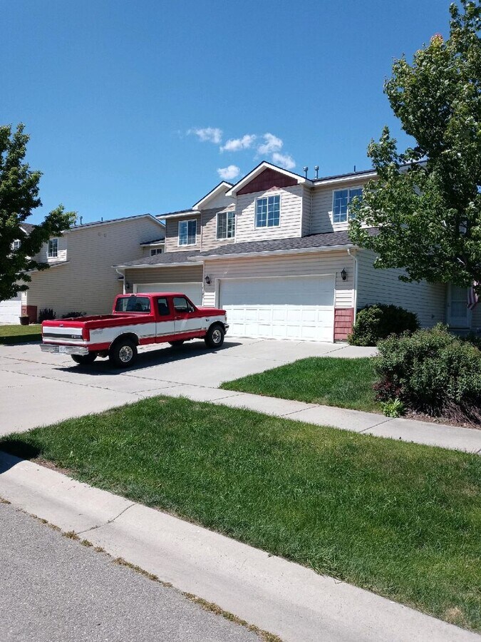 Trestle Duplex Rathdrum - Trestle Duplex Rathdrum Apartment Unit 6349 W. Trestle Street #1