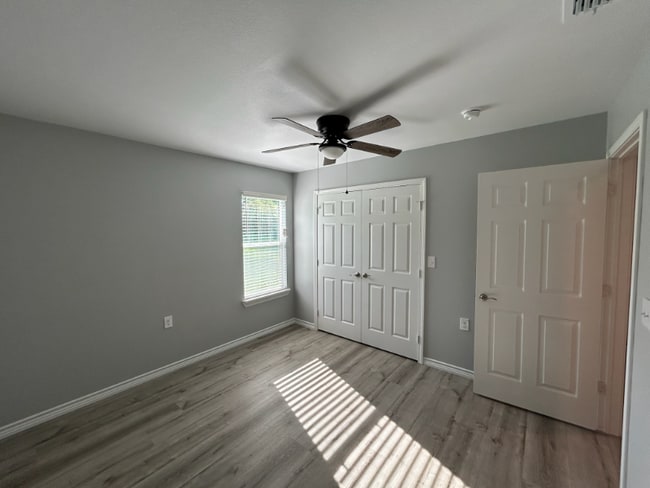 Photo - 413 Godfrey St