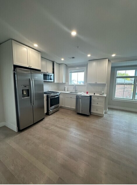 Building Photo - 13 Greylock Rd Rental