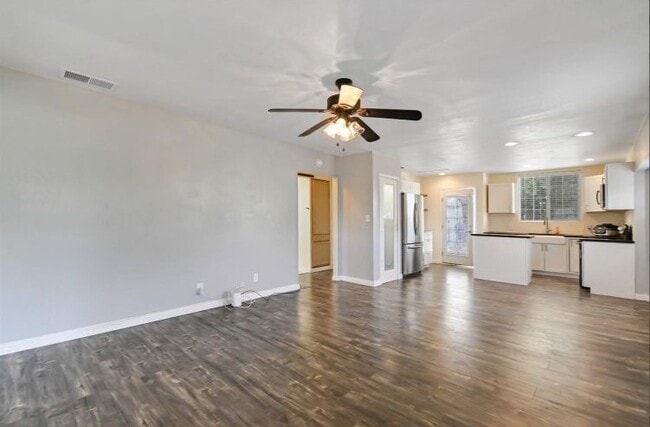 Photo - 328 Percy Ave