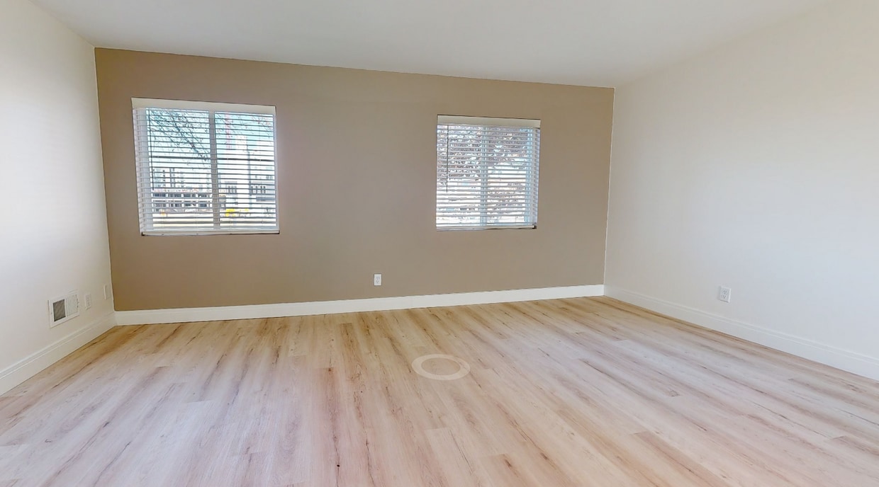 Photo - Cadence of Newport Apartments