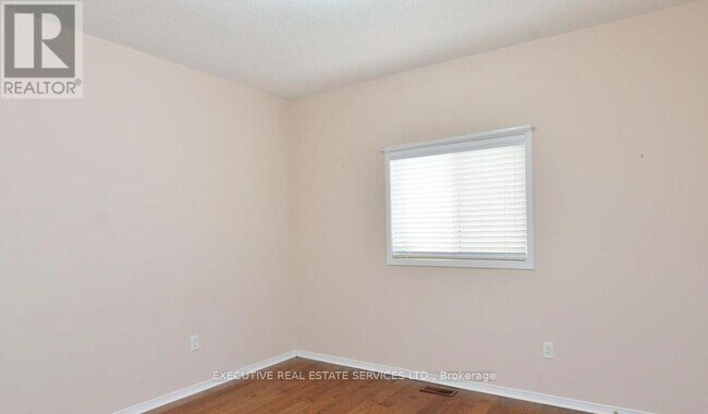 Photo - 11 Midvale Rd