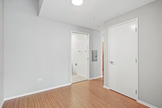 Photo - 452 N Cityfront Plaza Dr