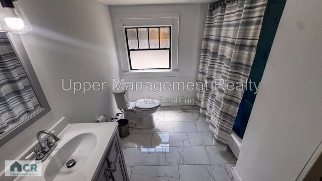 Photo - 1601 Broadway St