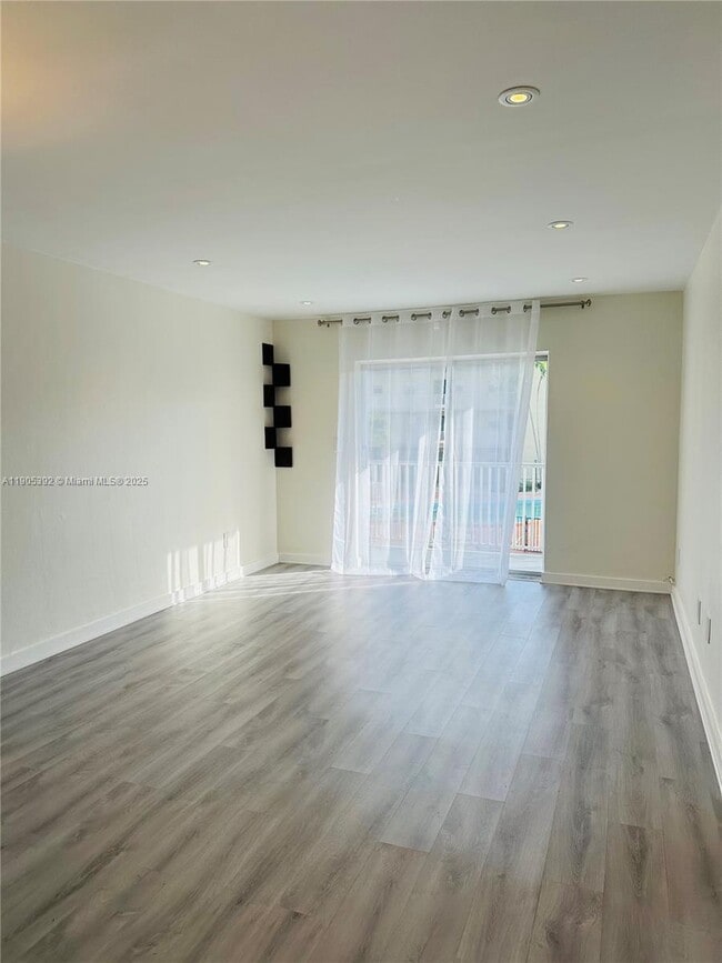 Building Photo - 7505 SW 82nd St Unit 211