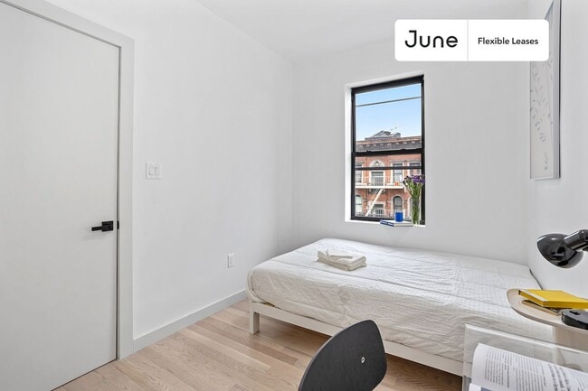 Photo - Adorable ROOM at The Maison on Edgecombe Unit 2