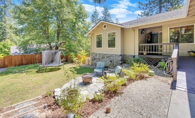 Photo - 22689 Cedar Pines Ave