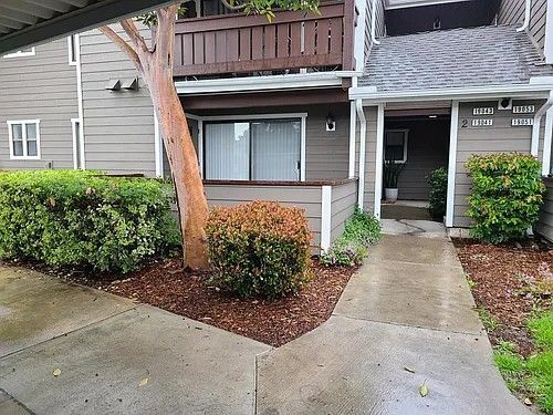 Building Photo - 19041 Rockwood Dr