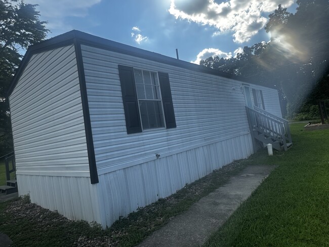 Photo - 377 Lyles Rd SE