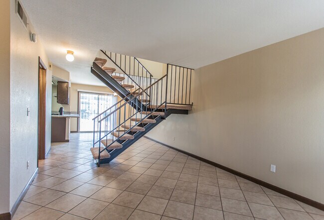 Photo - Great 2 Bedroom 1.5 Bath Townhome in Hende...