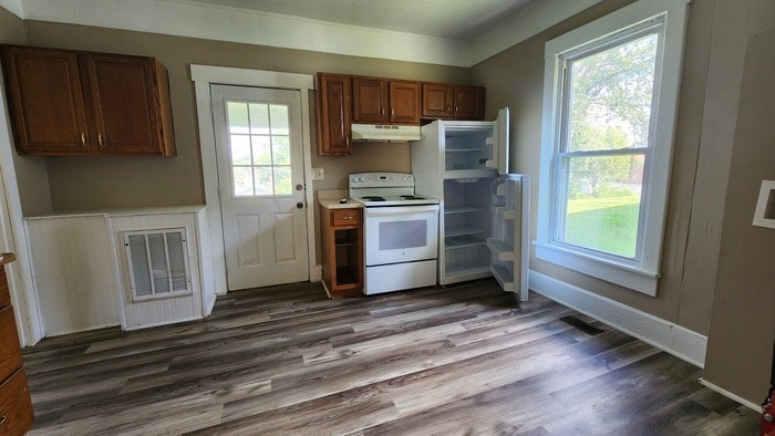 Updated Cottage for Lease - Updated Cottage for Lease