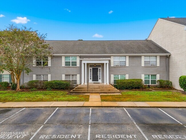 Building Photo - 4329 Plaza Gate Ln S Unit 101