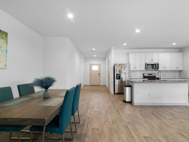 Photo - 1702 Maclane Ct