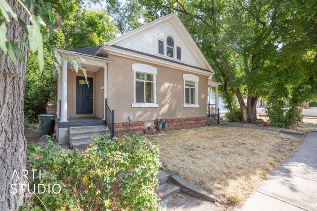 Charming Updated Home in SLC - Charming Updated Home in SLC