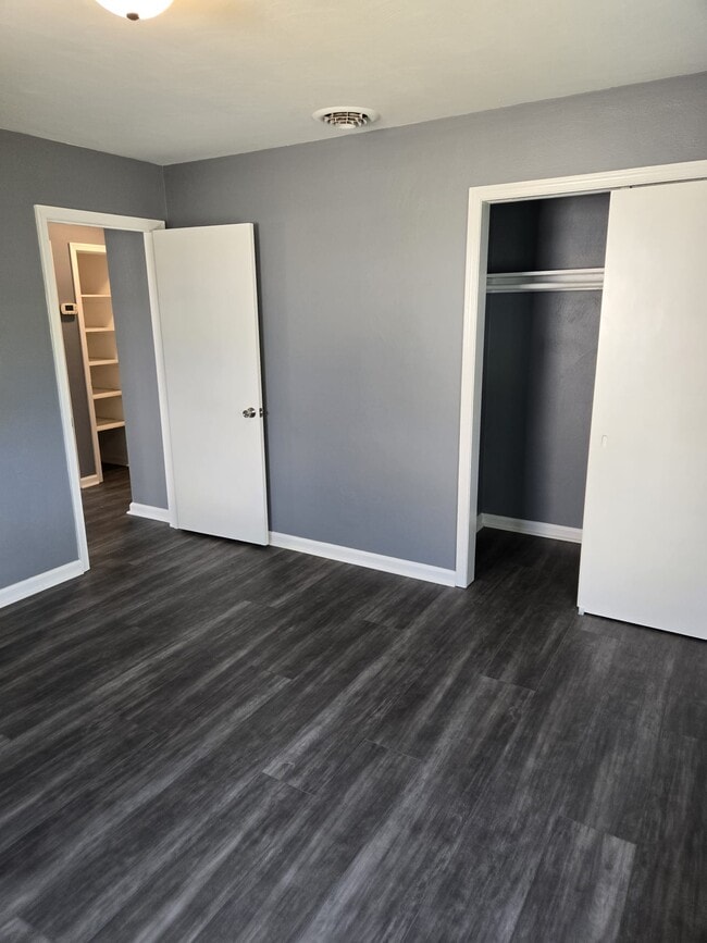 Photo - 1165 Ruddell Rd