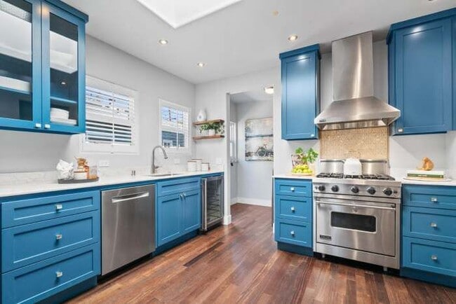 Photo - 1494 McKendrie St