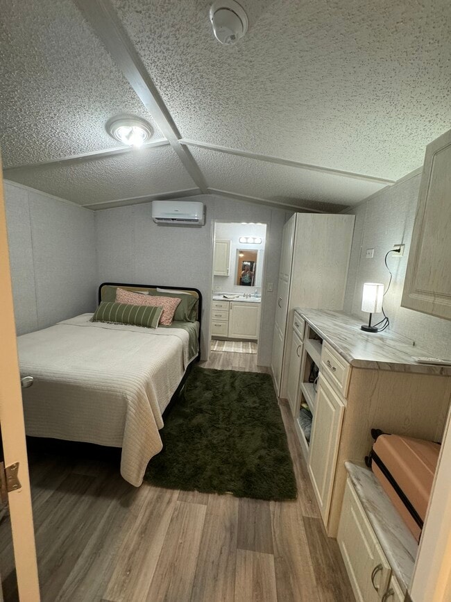 Photo - 3559 L and N Turnpike Rd