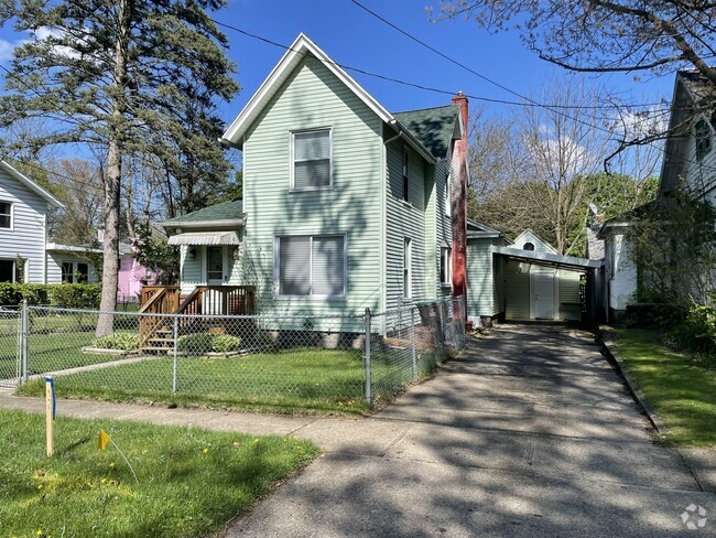 Building Photo - 1013 S Eaton St Rental