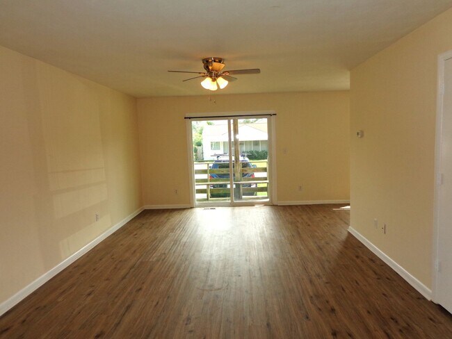 Photo - Coronet4636 Unit #A