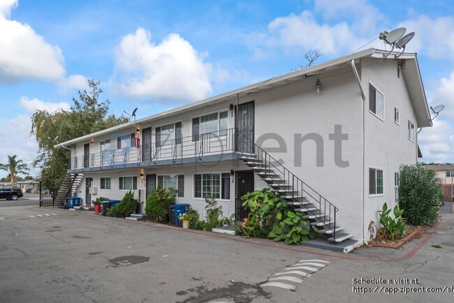 Photo - 27070 Manon Ave