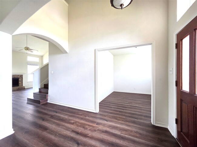 Photo - 2202 Cherry Hill Ct