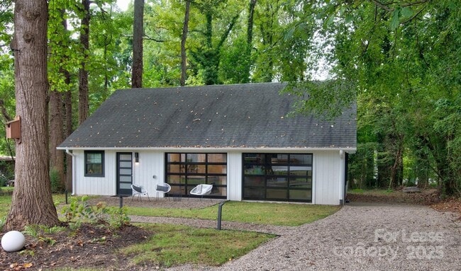 Photo - 3945 Rockfern Rd