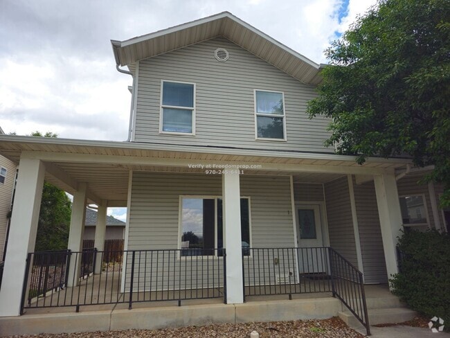 Building Photo - Your new 3 bedroom 2.5 bath townhome awaits!