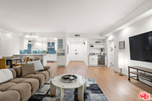Building Photo - 321 S San Vicente Blvd Unit 507 Rental