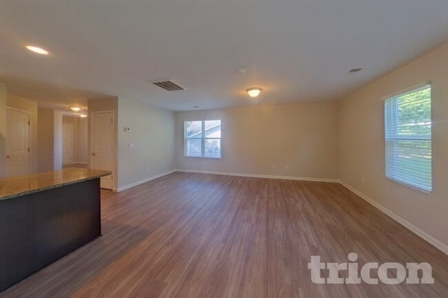 312 Winston Ln