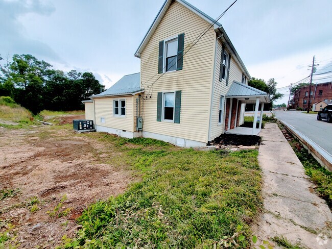 Building Photo - 450 Thurman Ave Rental