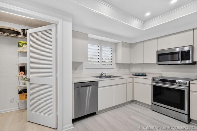 Photo - 15314 Strathearn Dr Unit 11603