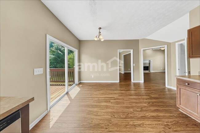 Photo - 103 Porter Ct
