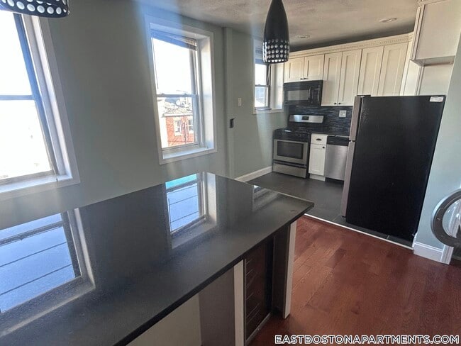 Photo - 349 Sumner St Unit 3