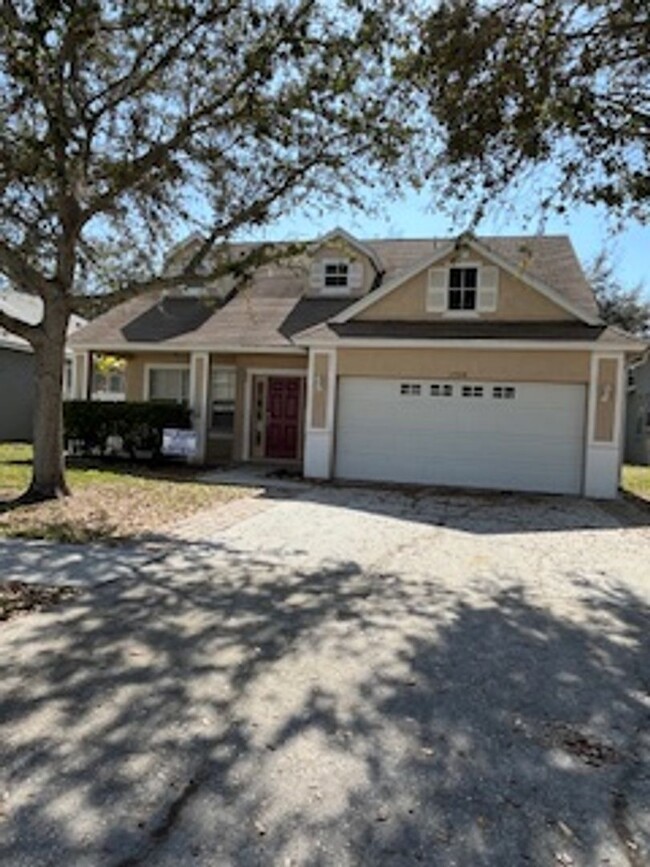 Spacious Land O’ Lakes Single Family Home ... - Spacious Land O’ Lakes Single Family Home ...