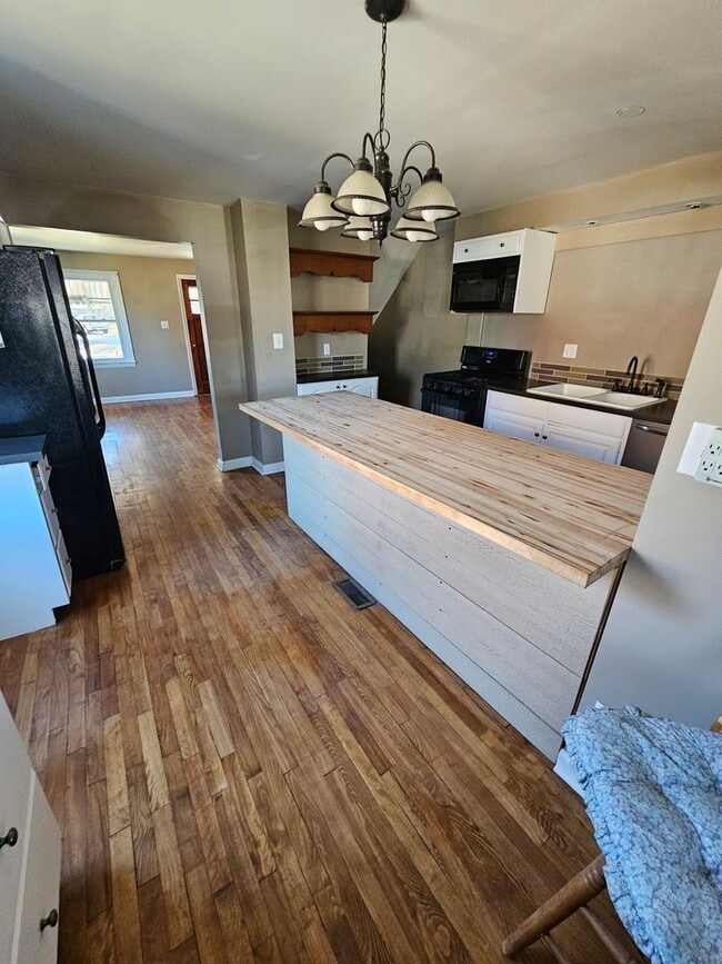 Photo - Newly Renovated 3-Bedroom Townhome with Chic Features