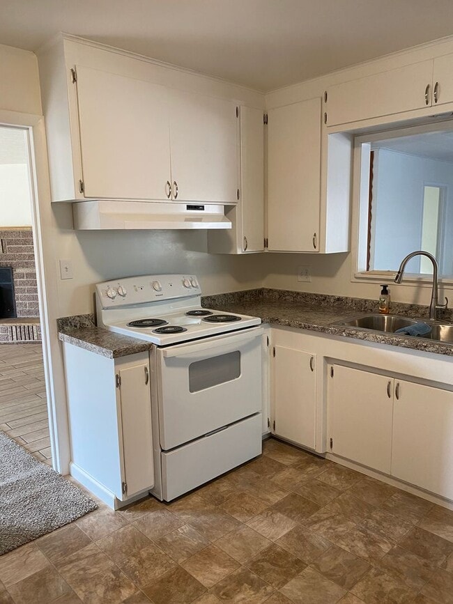 Photo - 4745 Red Bluff St