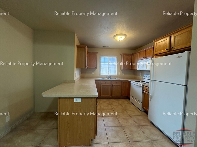 Photo - 184 Stockham Blvd