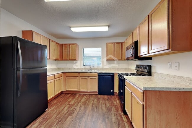 Photo - 1741 Chatham Grn