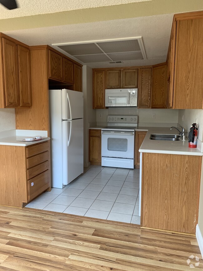 Building Photo - 1871 Cherokee Dr Rental