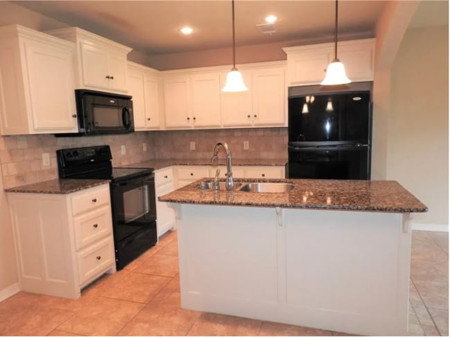 Photo - 2009 SW Stonegrove Rd