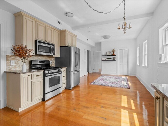Building Photo - 58 Oliver St Unit 2 Rental