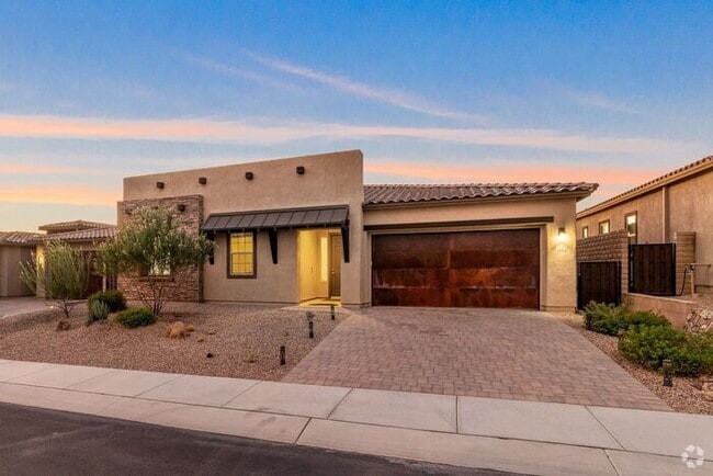 Building Photo - Beautiful home in Gated Dove Mountain Comm...