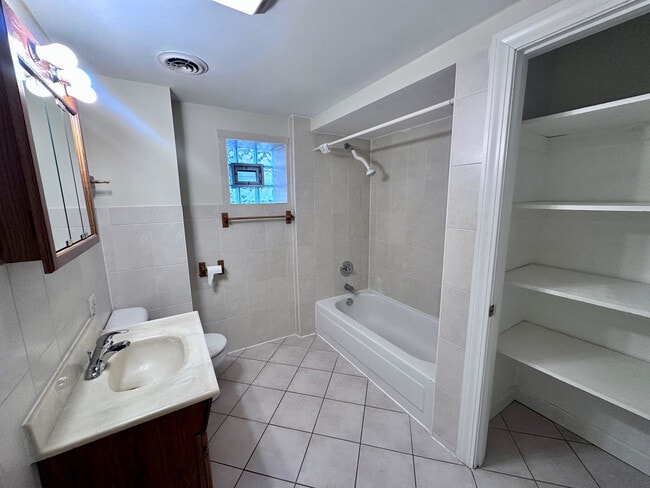 Photo - 3706 S Parnell Ave Unit 1