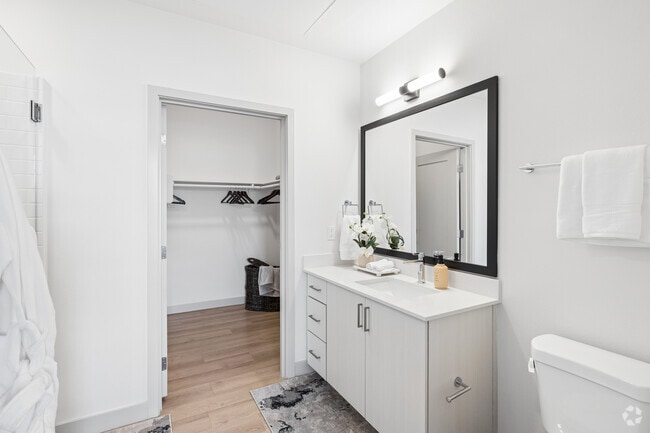 1BR, 1BA - 727SF - Bathroom