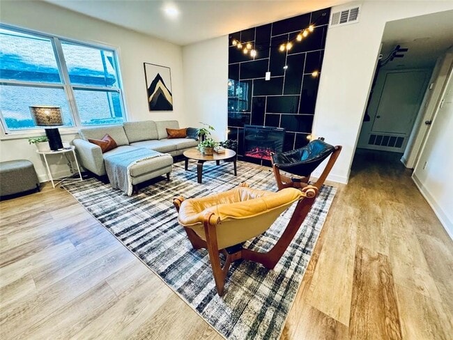 Photo - 275 Winding River Dr Unit C